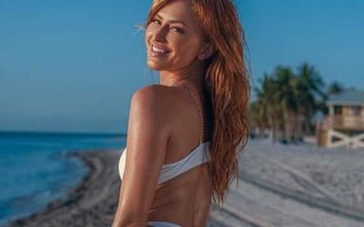 Summer Rae (Danielle Moinet) Is Looking Peachy In Stunning New Photos From The Beach