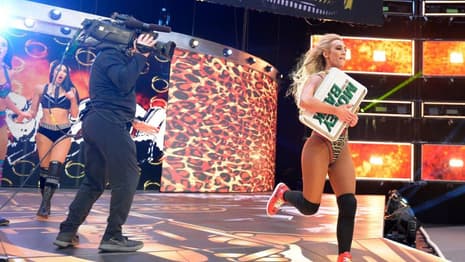 Carmella Cashed In Her MITB Briefcase To Become Women's Champion On SMACKDOWN...With A Surprise Assist