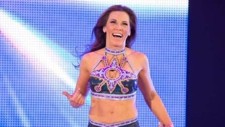 Mickie James Challenges Trish Stratus To A Match At The Upcoming EVOLUTION PPV