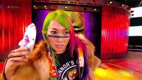 Asuka Finally Returns To SMACKDOWN LIVE To Help Naomi Fend Off The IIconics