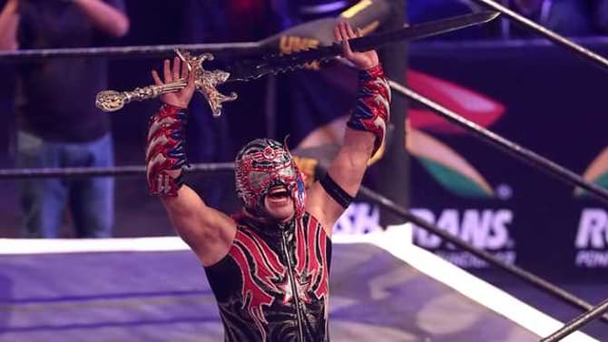 AAA LUCHA LIBRE Talent Aerostar Is Injured After Performing A Dangerous Dive Over The Weekend