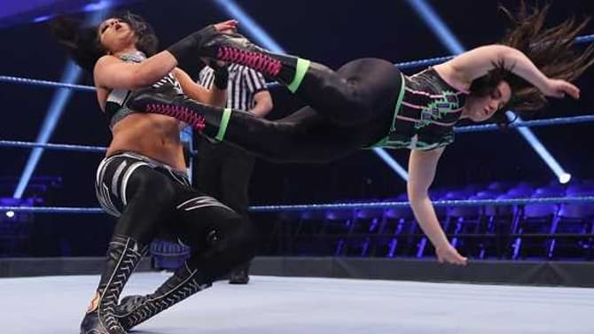 Video Shows That Superstars Stopped Wrestling During SMACKDOWN's Commercial Breaks Last Night