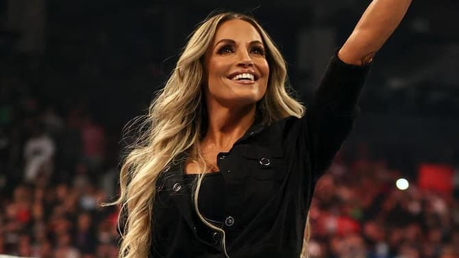 WWE Hall Of Famer Trish Stratus Returned During RAW Along With Former ...