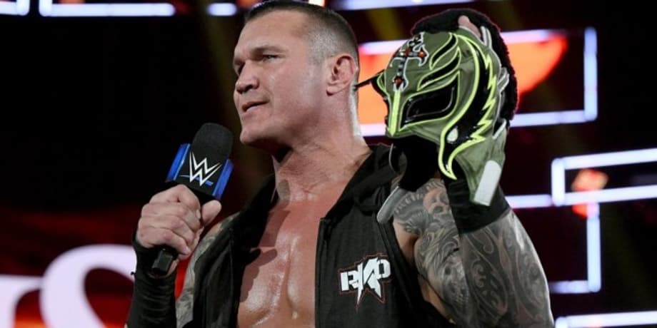 Randy Orton Once Again Destroyed Rey Mysterio During SMACKDOWN LIVE Last Night