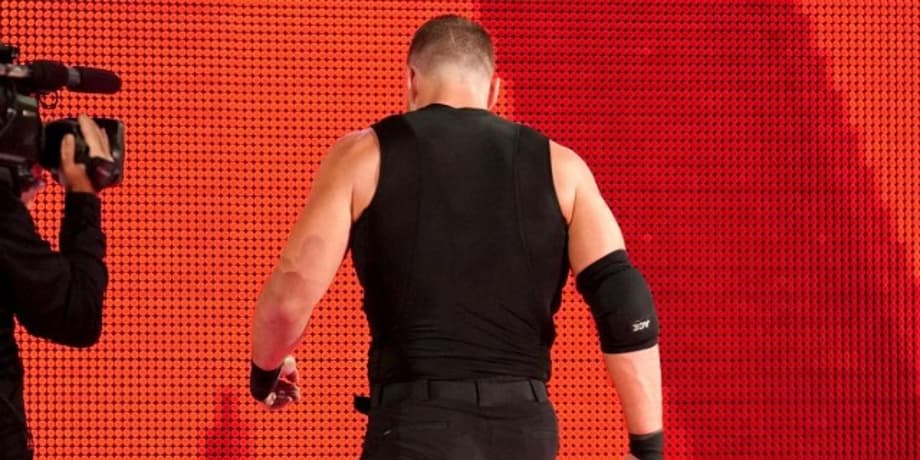 Dean Ambrose Walked Out On The Shield As Last Night's RAW Went Off The Air