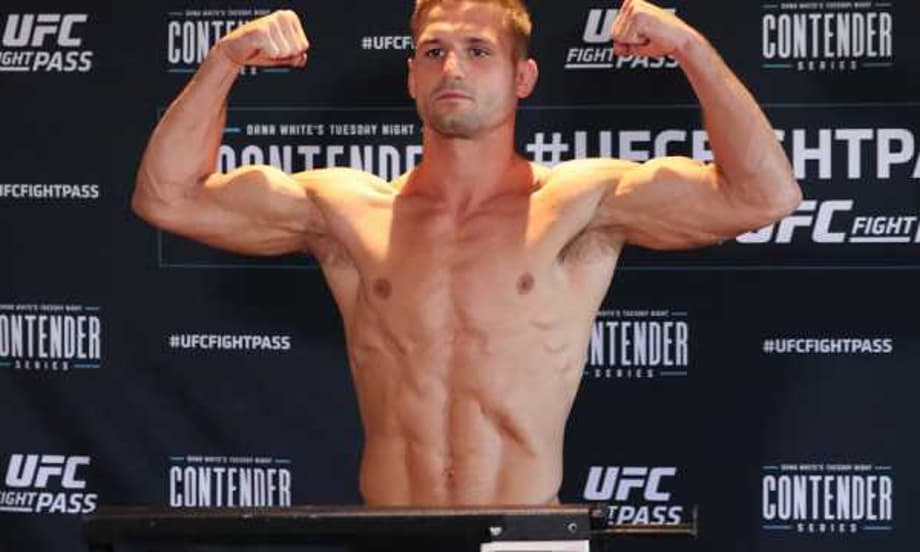 Alex Munoz Has Been Pulled From His Fight Against Luis Pena Due To Injury
