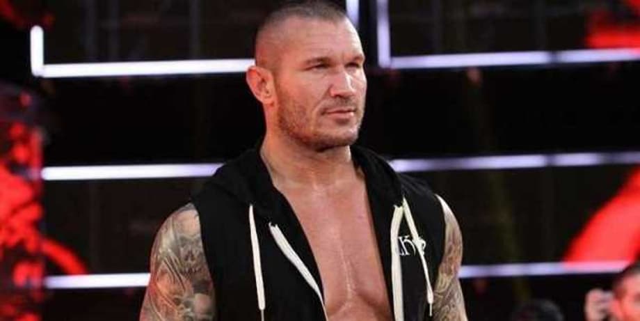 SMACKDOWN LIVE Superstar Randy Orton Pokes Fun At The Fans Who Chase Him Down For A Photo