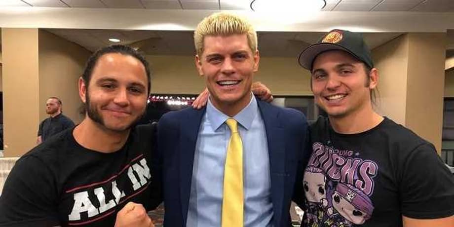WWE Was Reportedly Unhappy With Fans Bringing ALL ELITE WRESTLING Shirts And Signs To SMACKDOWN LIVE