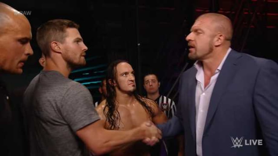 ARROW Actor Stephen Amell Set To Star In New Starz Wrestling Drama Series HEELS