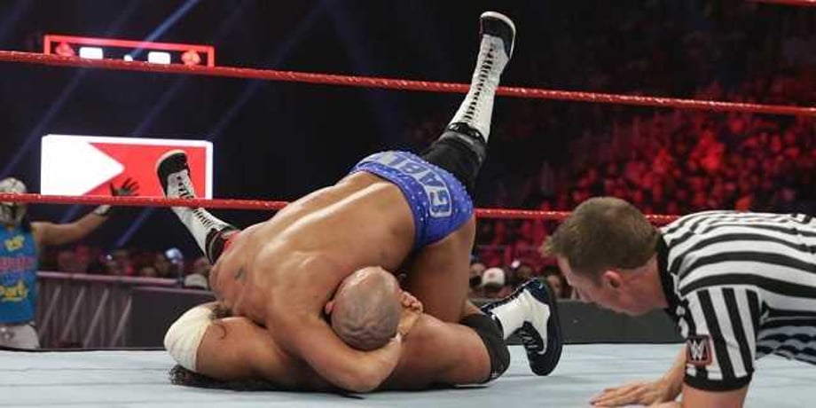 Bobby Roode And Chad Gable Retained The RAW Tag Team Championships In Controversial Fashion