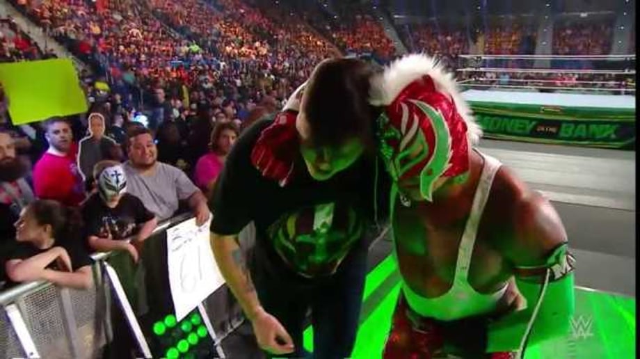 Rey Mysterio Defeats Samoa Joe At MONEY IN THE BANK To Become The New US Champion