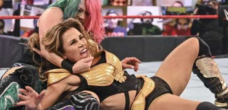The Real Reason For Botched Finish To Asuka Vs. Mickie James RAW Match Has Been Revealed