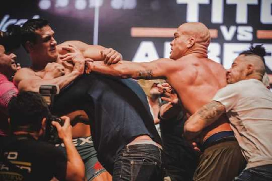 Tito Ortiz Dominates Former WWE Champion Alberto Del Rio At COMBATE AMERICAS