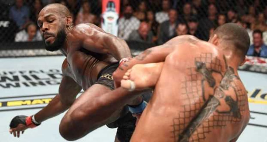 UFC 239 Results: Jon Jones Narrowly Defends Light Heavyweight Title With Split Decision Win Over Thiago Santos
